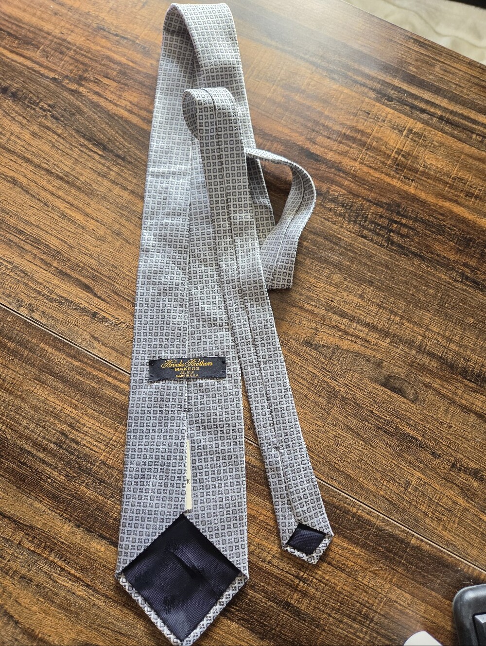 Brooks Brothers Silver-Grey Geometric Silk Tie